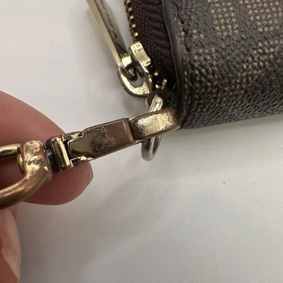 Michael Kors 7" Flat Wallet Center‎ Stripe Wristlet Clutch Card Holder Monogram - Picture 15 of 16